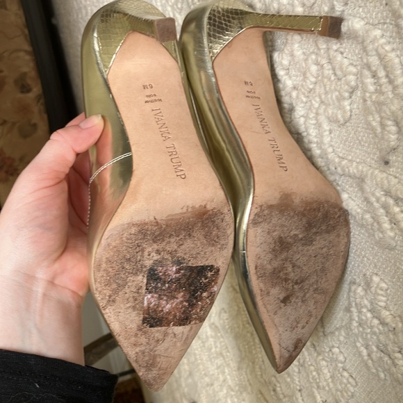 Ivanka Trump 6M leather sole gold heel - Picture 7 of 8